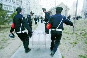 常德市康都物業(yè)服務(wù)有限公司,常德保安服務(wù)公司,保潔服務(wù),綠化服務(wù),搬運(yùn)服務(wù),墻外高空清洗服務(wù)