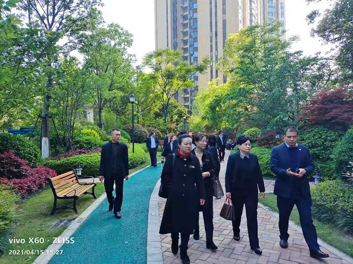 常德市康都物業(yè)服務(wù)有限公司,常德保安服務(wù)公司,保潔服務(wù),墻外高空清洗服務(wù)